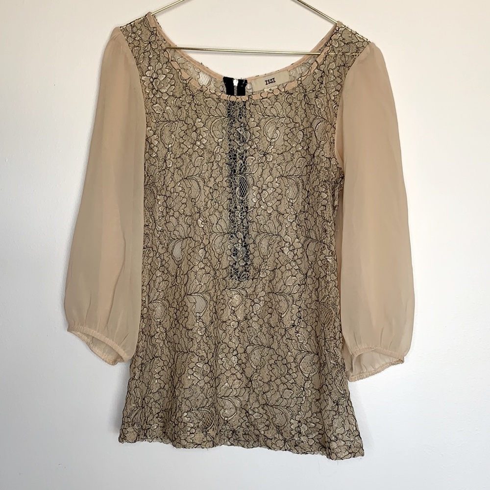 Issi Lace 3/4 puff sleeve blouse Sz s